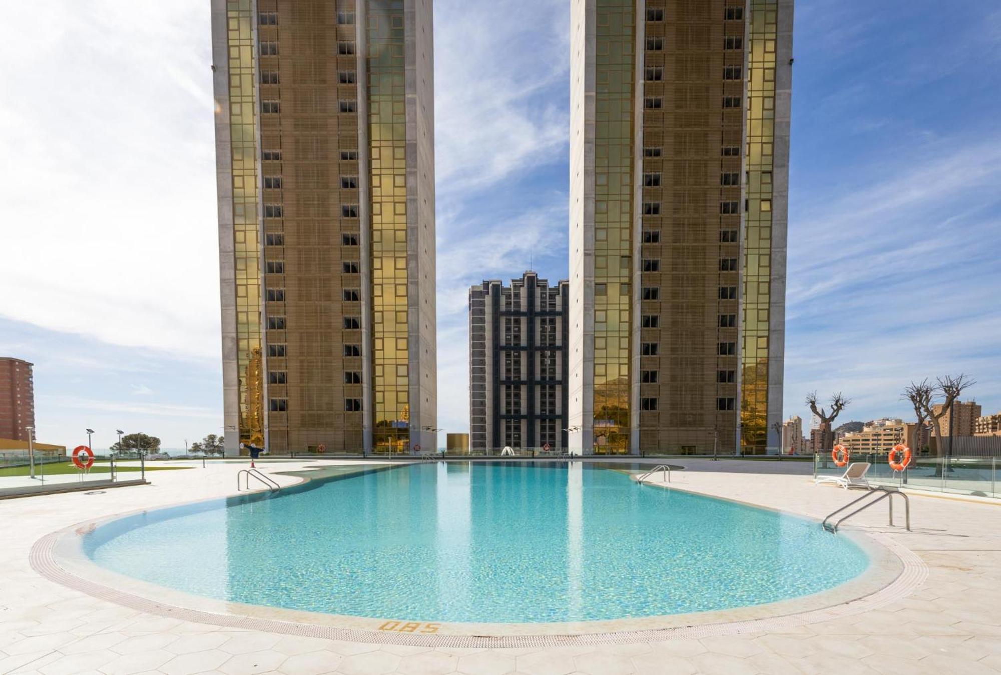 Intempo Luxury Sky Resort And Spa By Kitti Benidorm Exterior foto